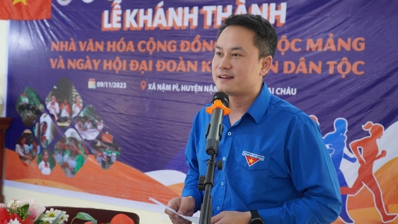 kich-ban-le-khanh-thanh-nha-van-hoa-thon-5