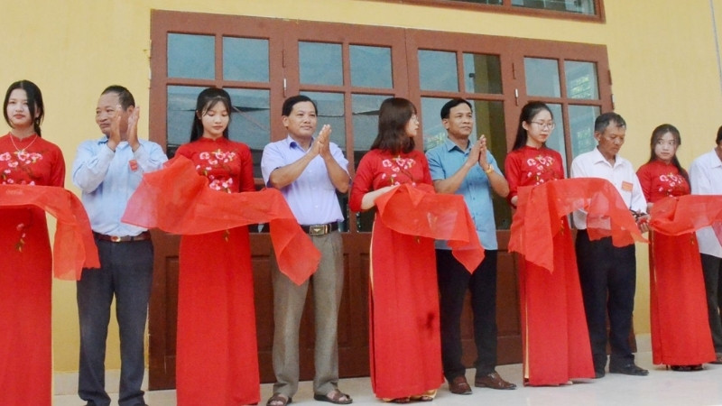 kich-ban-le-khanh-thanh-nha-van-hoa-thon-6