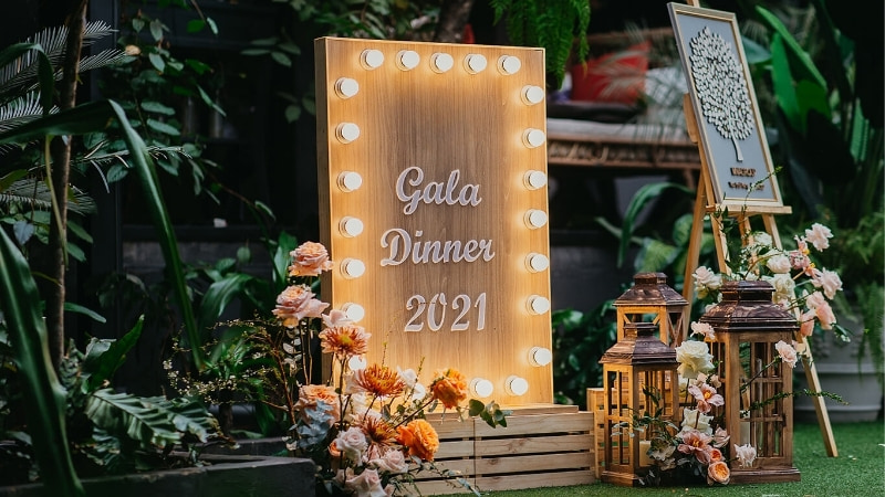 Tổng Hợp 99+ Mẫu Backdrop Year End Party Ấn Tượng Cho Tiệc Tất Niên 2025