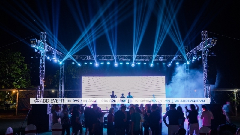 Hướng Dẫn Tổ Chức Year End Party 2025: Concept, Xu Hướng & Kịch Bản Chi Tiết