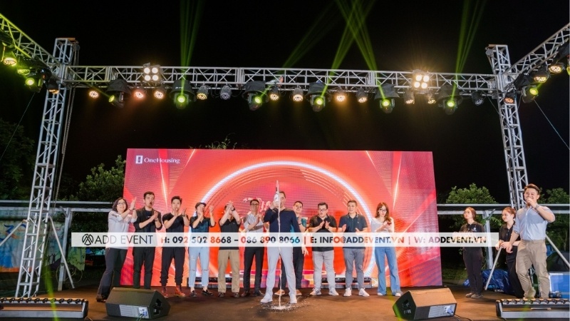 Hướng Dẫn Tổ Chức Year End Party 2025: Concept, Xu Hướng & Kịch Bản Chi Tiết