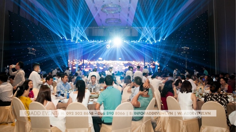 Hướng Dẫn Tổ Chức Year End Party 2025: Concept, Xu Hướng & Kịch Bản Chi Tiết