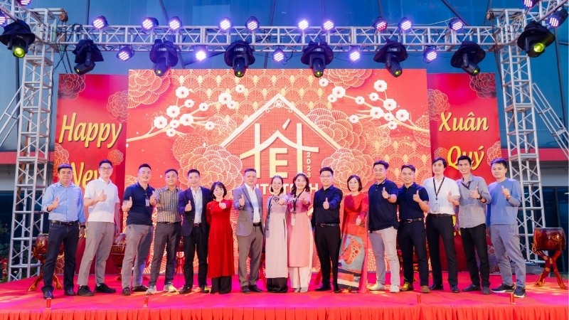 Hướng Dẫn Tổ Chức Year End Party 2025: Concept, Xu Hướng & Kịch Bản Chi Tiết